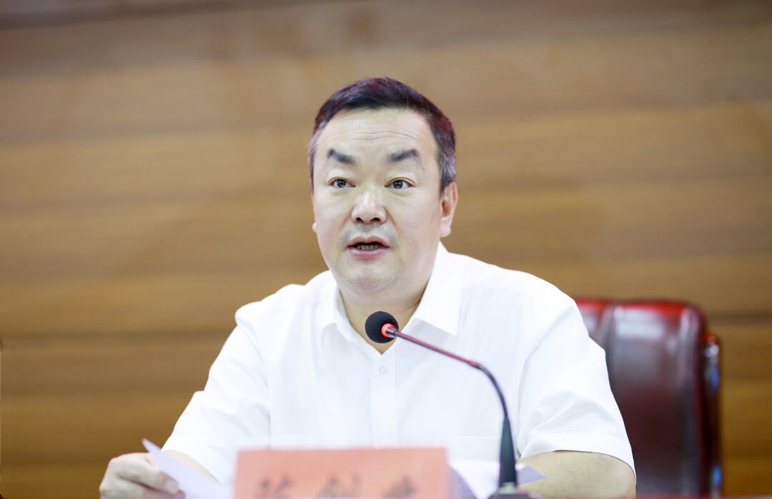 新闻服务 市长活动专辑 冷水江市委理论学习中心组(扩大)举行集中学习