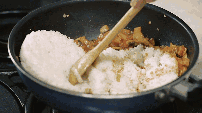 一場由「剩米飯」引發(fā)的胃??！剩飯剩菜各有“保質(zhì)期”
