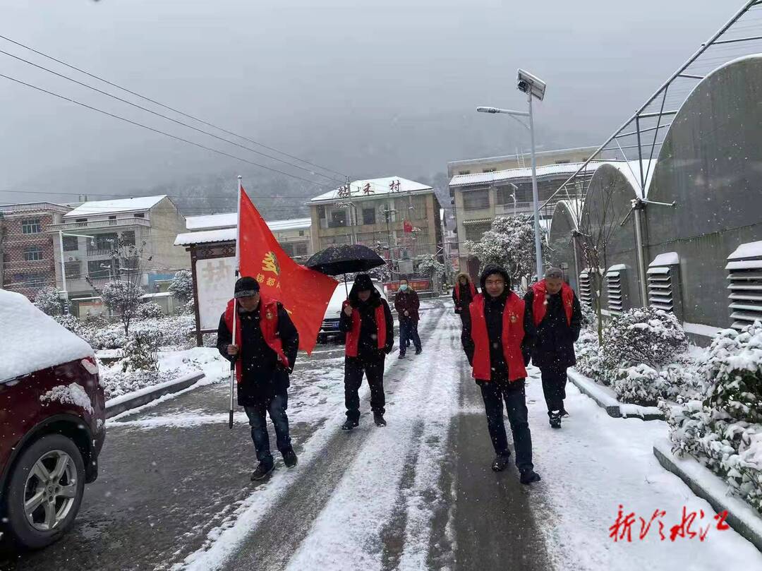 三尖鎮(zhèn)：干群齊心迎戰(zhàn)大雪保安全暢通