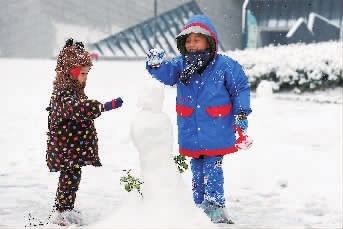 雪是聯(lián)歡，雪也是鄉(xiāng)愁