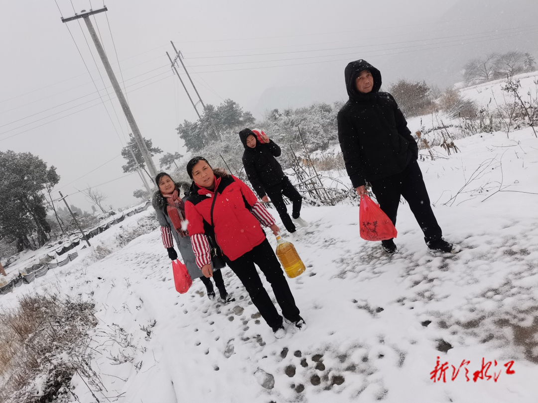 省人大代表姜泗元雪中為困難群眾送溫暖