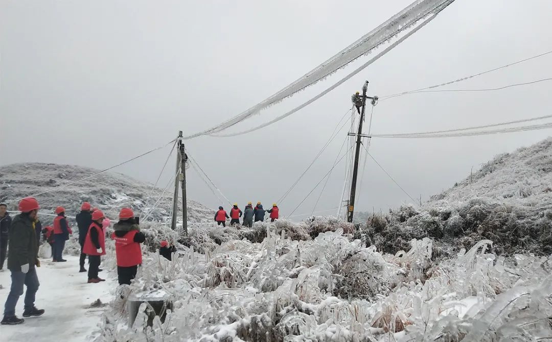 风雪中的坚守！锡矿山街道积极应对低温雨雪冰冻天气