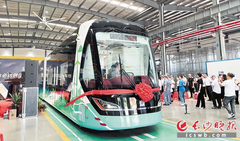 湖南造智軌電車首次“出海” 成為中國先進制造走出去的新利器