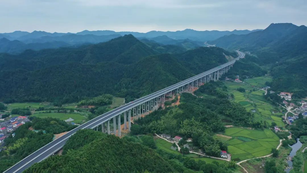 湖南这条高速公路预计年底建成通车！