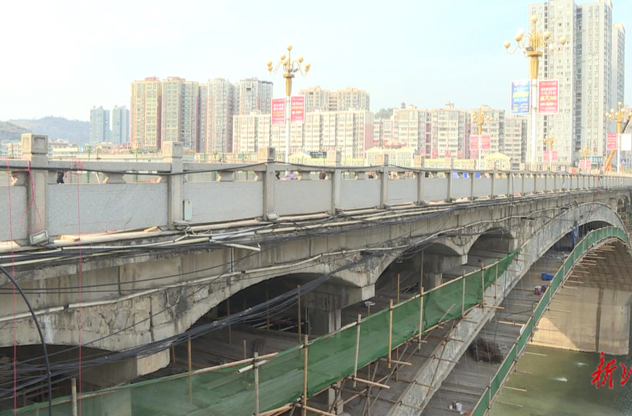 冷江大橋橋面正式封閉維修  擬明年1月6日恢復(fù)交通機(jī) 動車禁止通行 行人摩托車正常通行