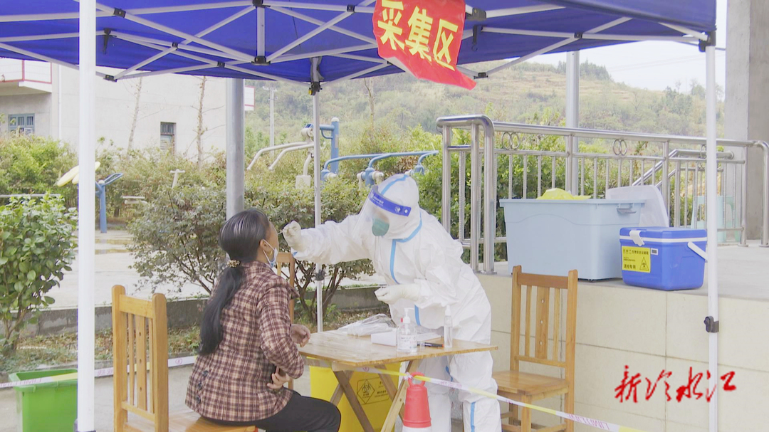 同心戰疫護家園 | 孫緯輝赴鐸山鎮督導核酸檢測工作