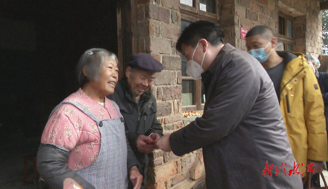 新春走基層  梁立堅赴三尖鎮光明村開展走訪慰問活動