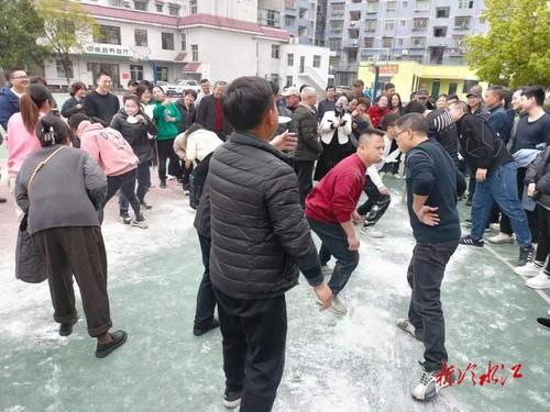 冷水江工业学校举行教师趣味运动会