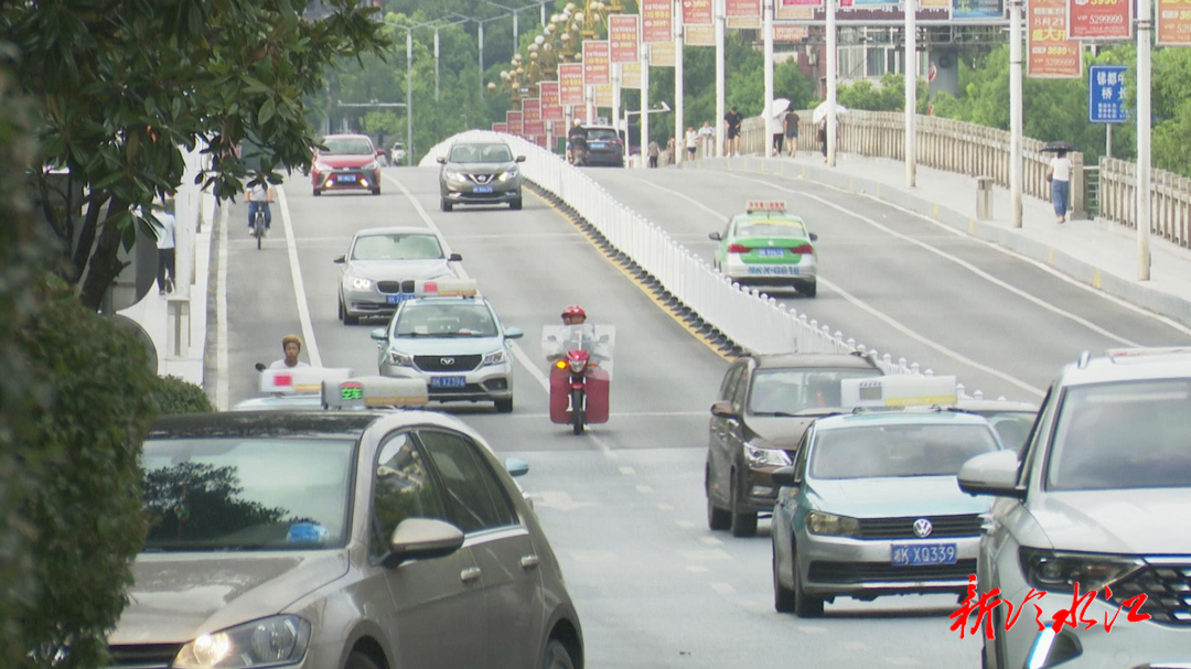 新聞觀察 | 冷水江市部分出租車加收1元燃油附加費引熱議