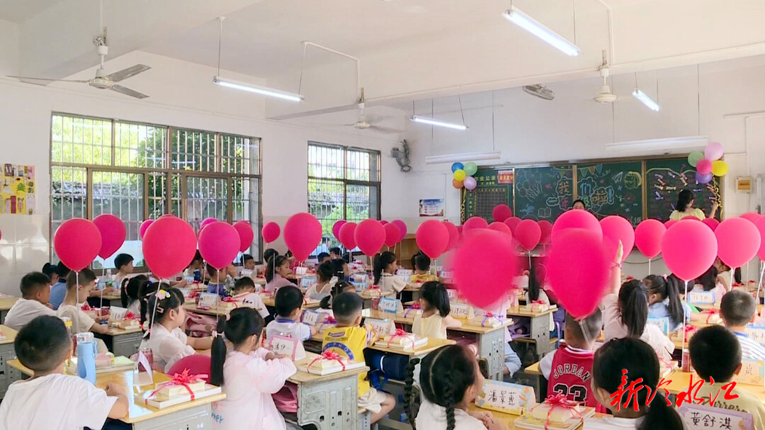 冷水江市中小學(xué)生開心返校園，朝氣蓬勃向未來！