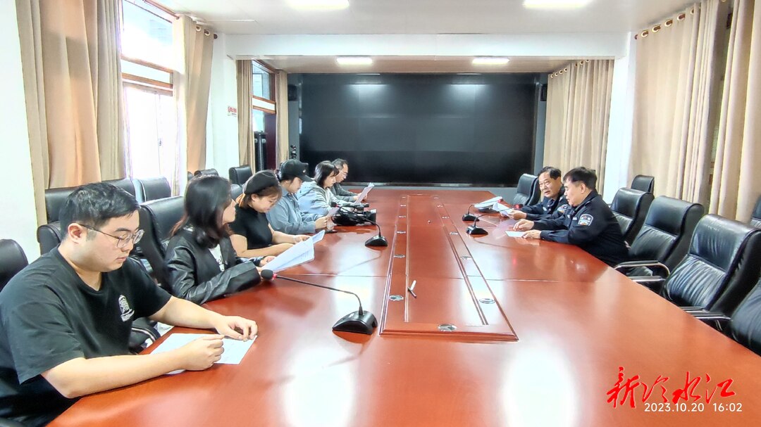 冷水江交警持續推進事故預防“減量控大”工作