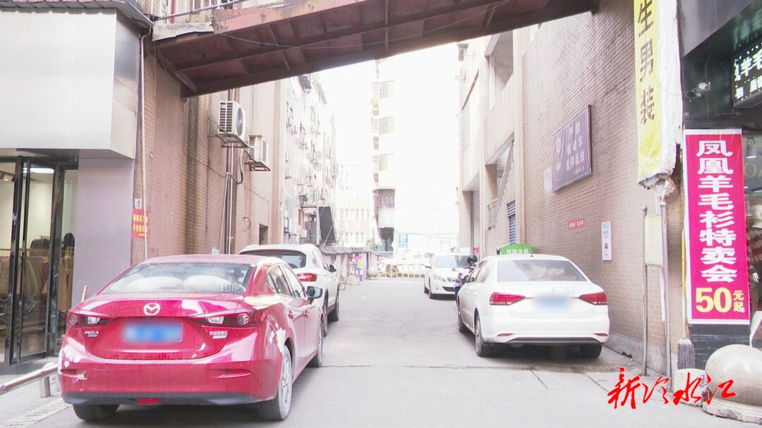 新闻追踪  住宅小区消防通道被长期占用  相关部门迅速回应处理