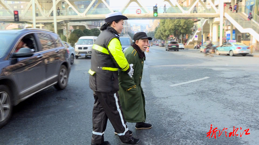 新年心愿 | 冷水江交警:守護(hù)城市平安是我們最大的心愿