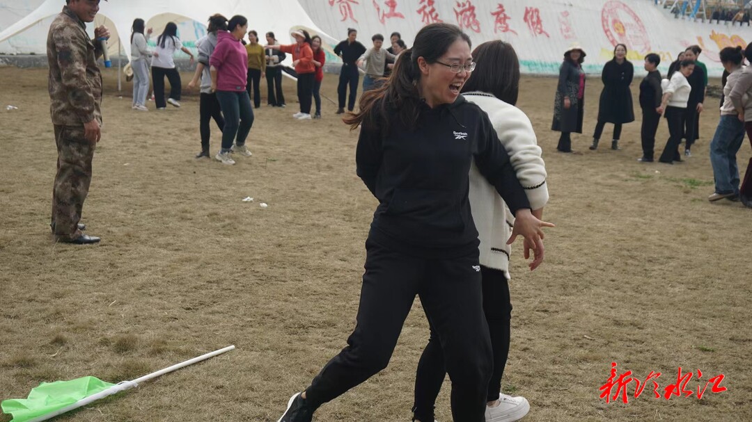 冷水江沙塘灣街道：歡慶“三八”節(jié) 共建女性幸福家園