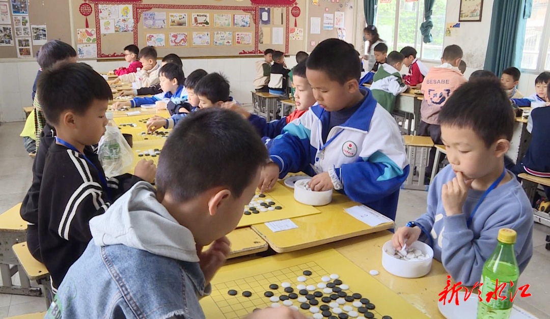 我市舉行小學(xué)生及幼兒圍棋錦標(biāo)賽  700余名小棋手同臺競技 樂在“棋”中