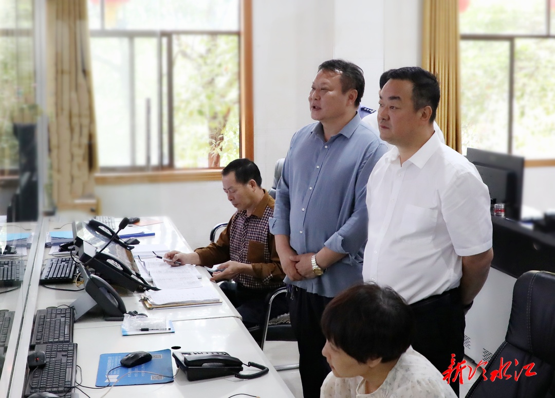 陳創(chuàng)業(yè)督導安全生產(chǎn)、防汛工作并巡河  確保人民群眾度過一個安康祥和的端午佳節(jié)