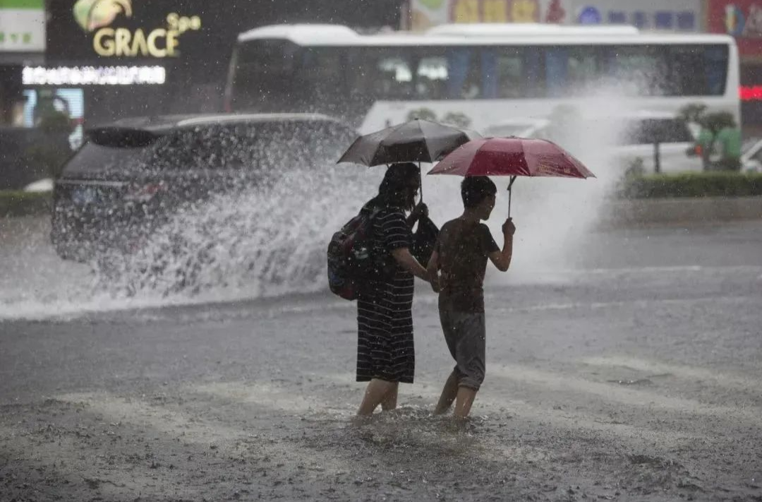 預(yù)警提示丨雨天謹(jǐn)慎駕駛 注意安全！