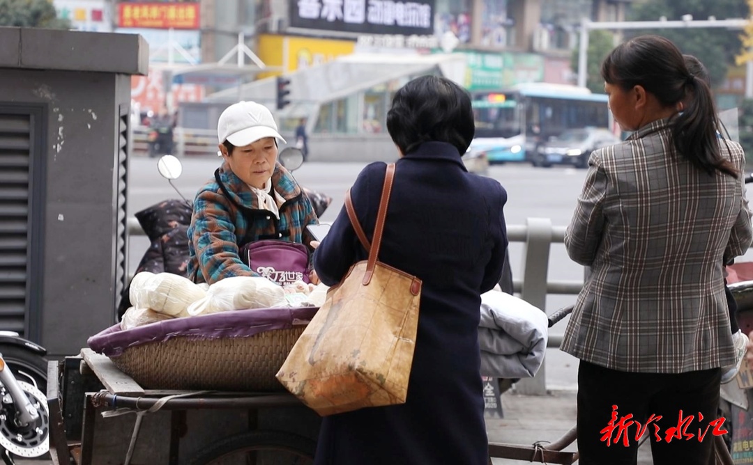 小城異鄉(xiāng)人（二） 史愛琴張洪亮夫婦：小饅頭蒸出幸福味