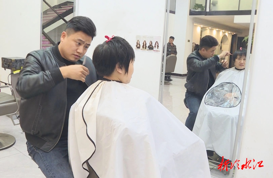 小城異鄉人（三） 湯金成：夢想與愛在這里啟航