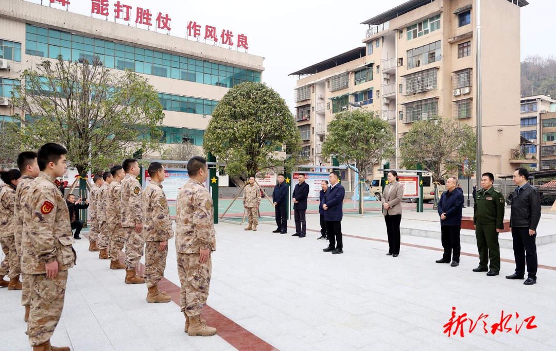 新春走基層·致敬奮斗者  陳創(chuàng)業(yè)率隊(duì)走訪慰問(wèn)駐軍單位和消防救援大隊(duì)