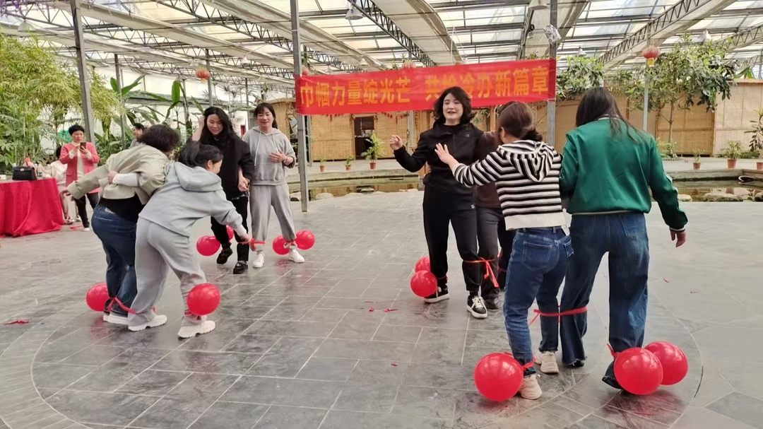 冷水江街道：团建展风采 巾帼绽芳华