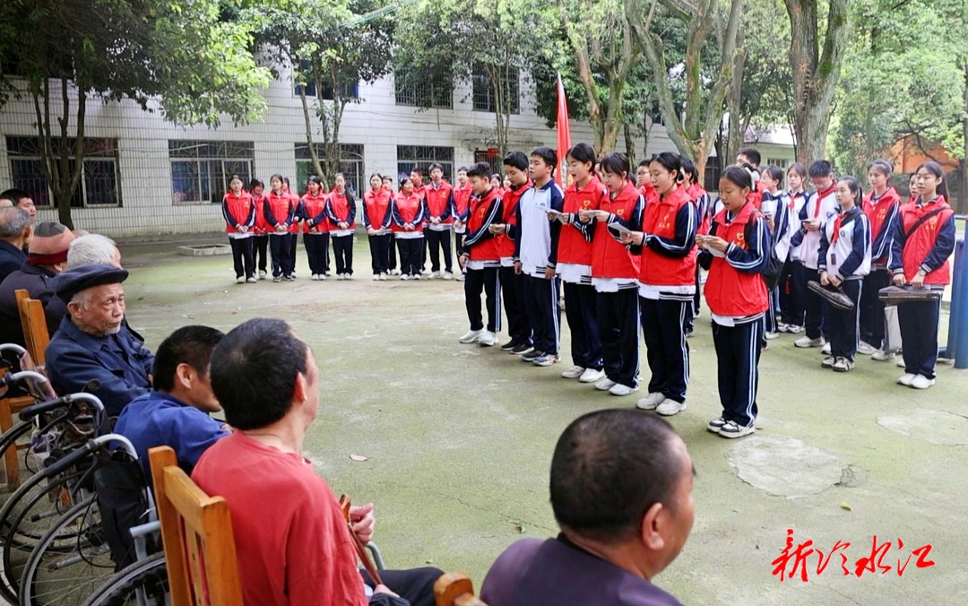 新時代文明實踐  市第七中學深入養老院開展敬老愛老活動