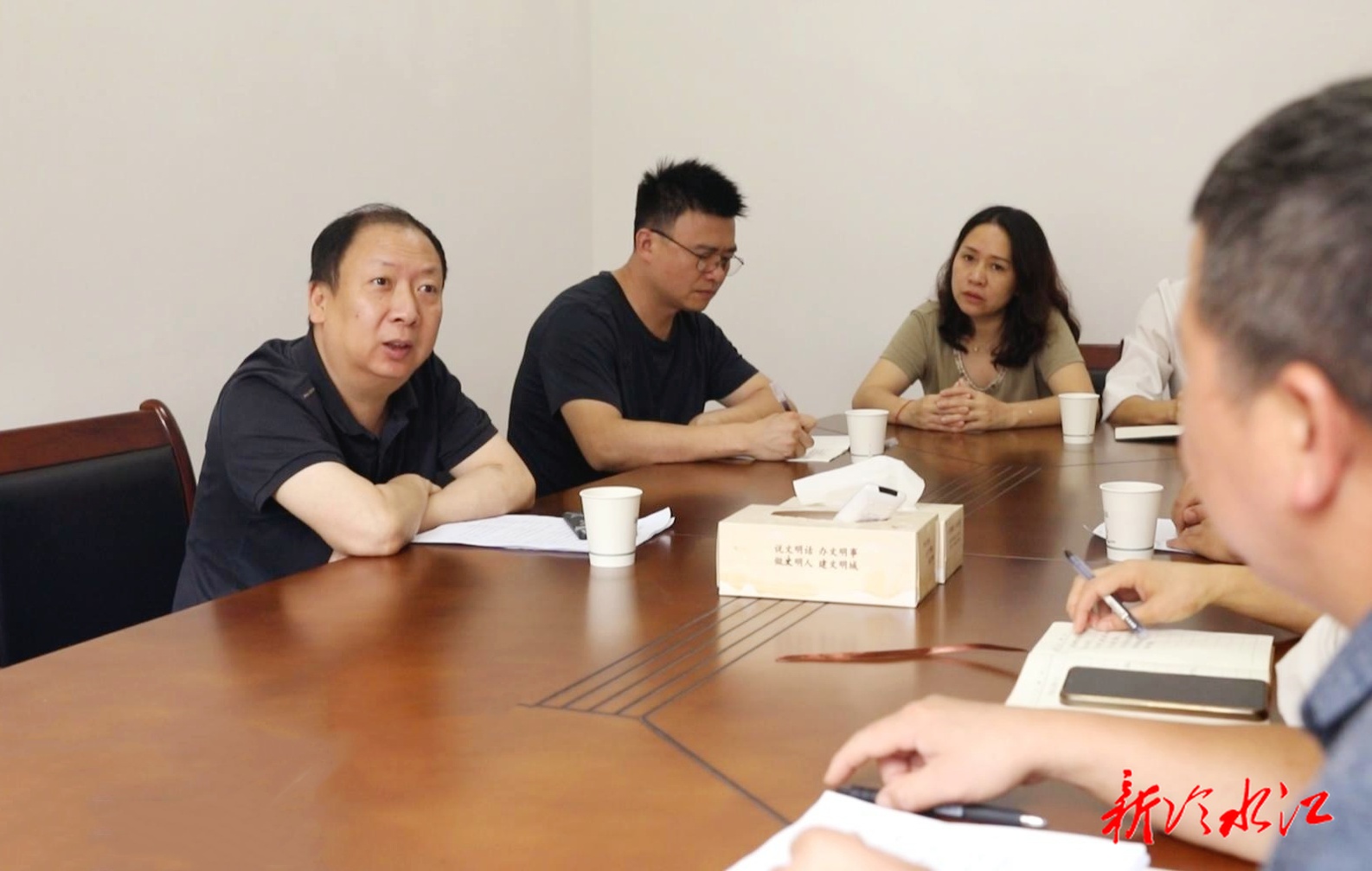 孫緯輝到布溪街道開展“四下基層”活動