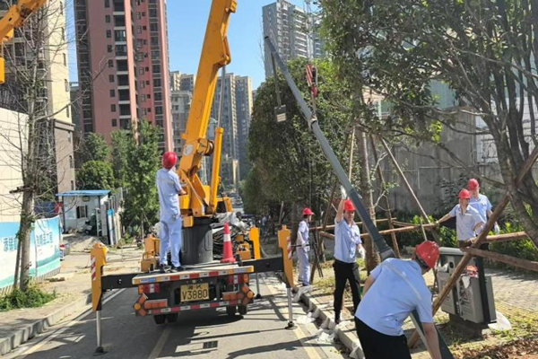 冷水江市路燈管理所："光明工程"照亮營(yíng)商環(huán)境新生態(tài)