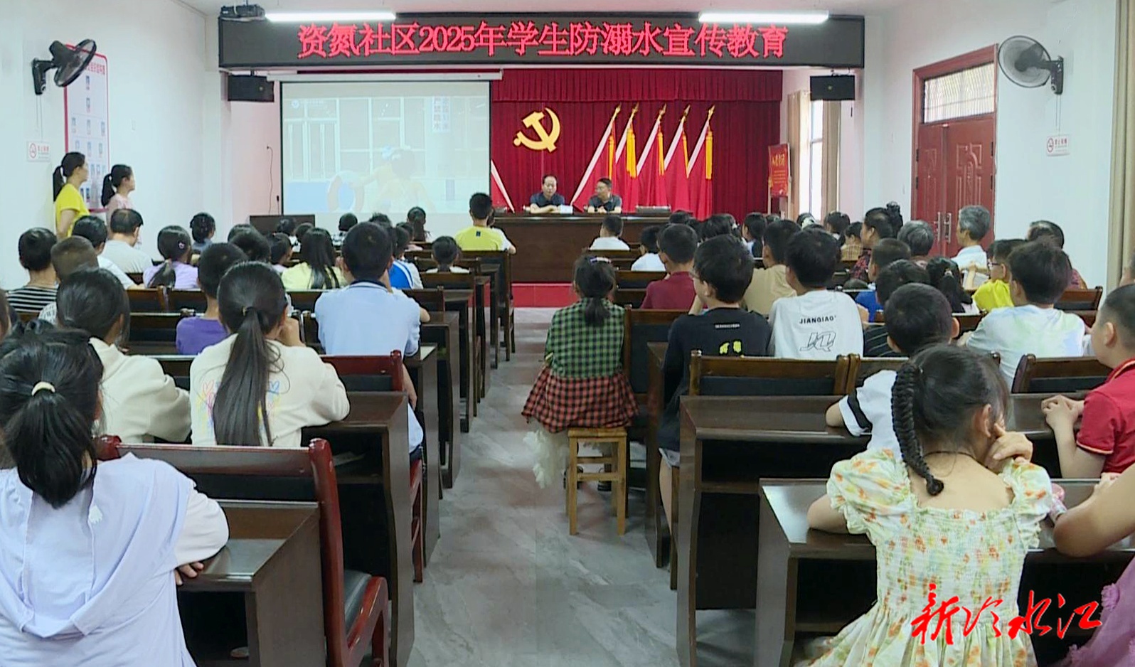 喜迎“六一”  禾青鎮(zhèn)資氮社區(qū)“花式”過六一