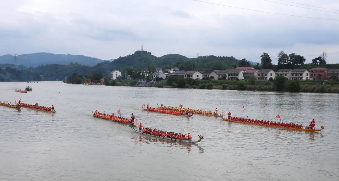 冷水江市禾青鎮(zhèn)楊坪村舉辦2025年龍舟邀請賽