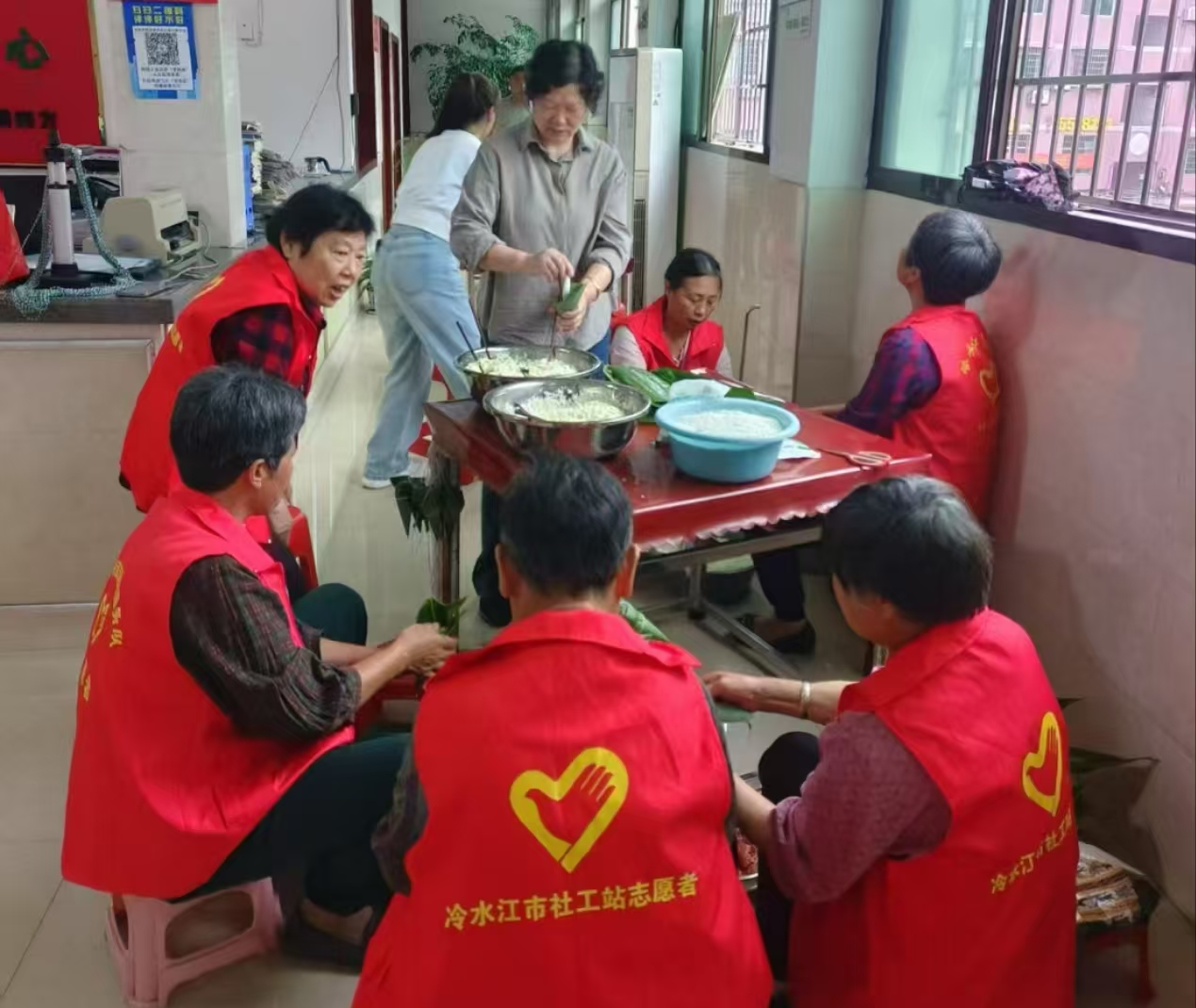 沙塘灣街道：端午“愛心粽”顆顆傳真情