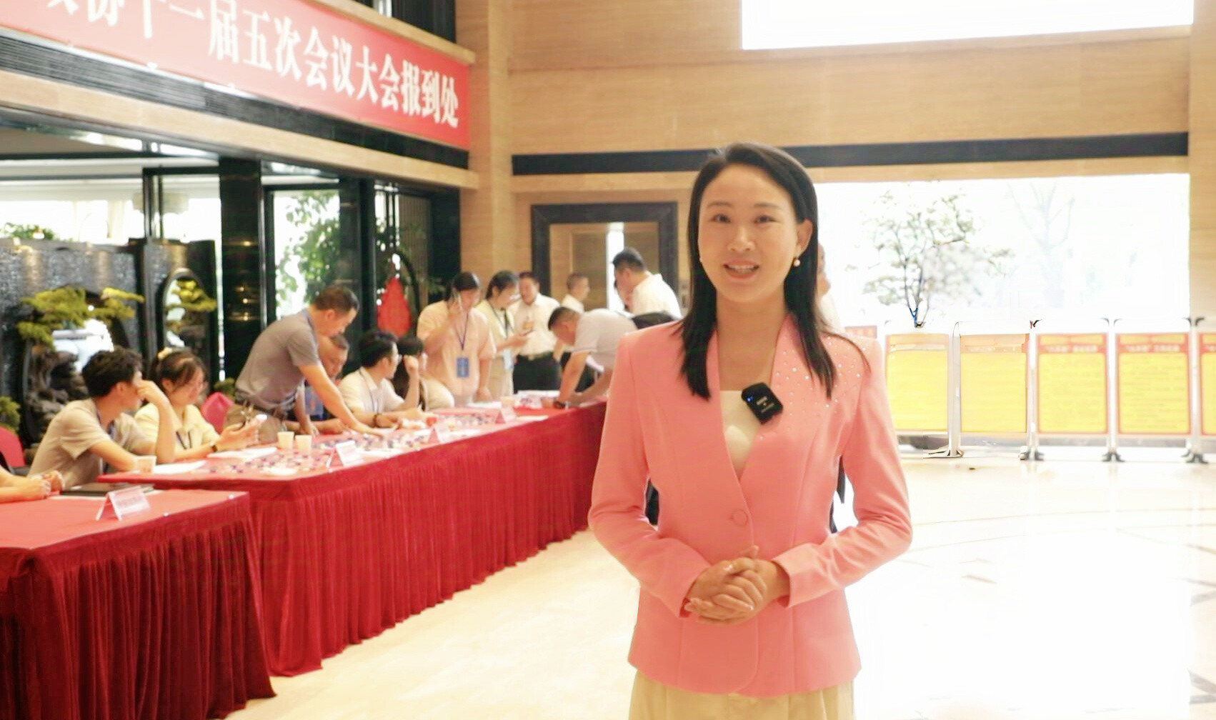 奮進(jìn)新銻都  政協(xié)委員陸續(xù)報(bào)到  冷水江進(jìn)入“兩會(huì)時(shí)間”
