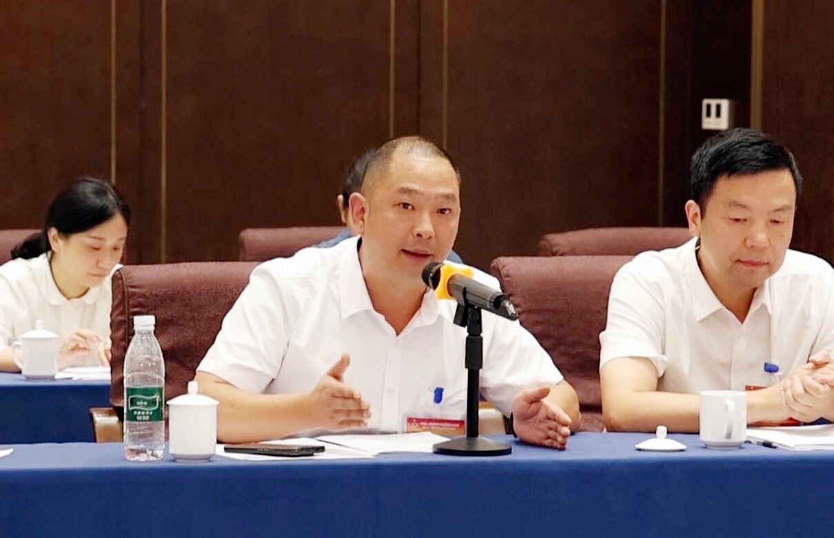 奮進新銻都 | 冷水江市政協(xié)十一屆五次會議召開委員小組或聯(lián)組會議