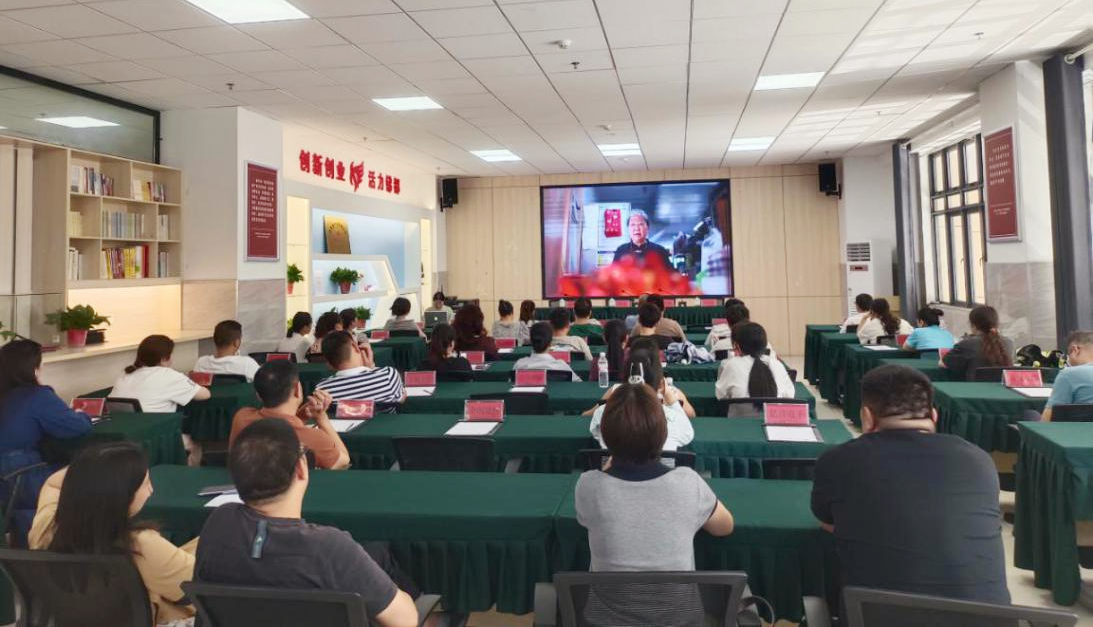 弘揚誠信精神  夯實發展之基 | 冷水江市科工信局開展防范非法金融宣傳活動