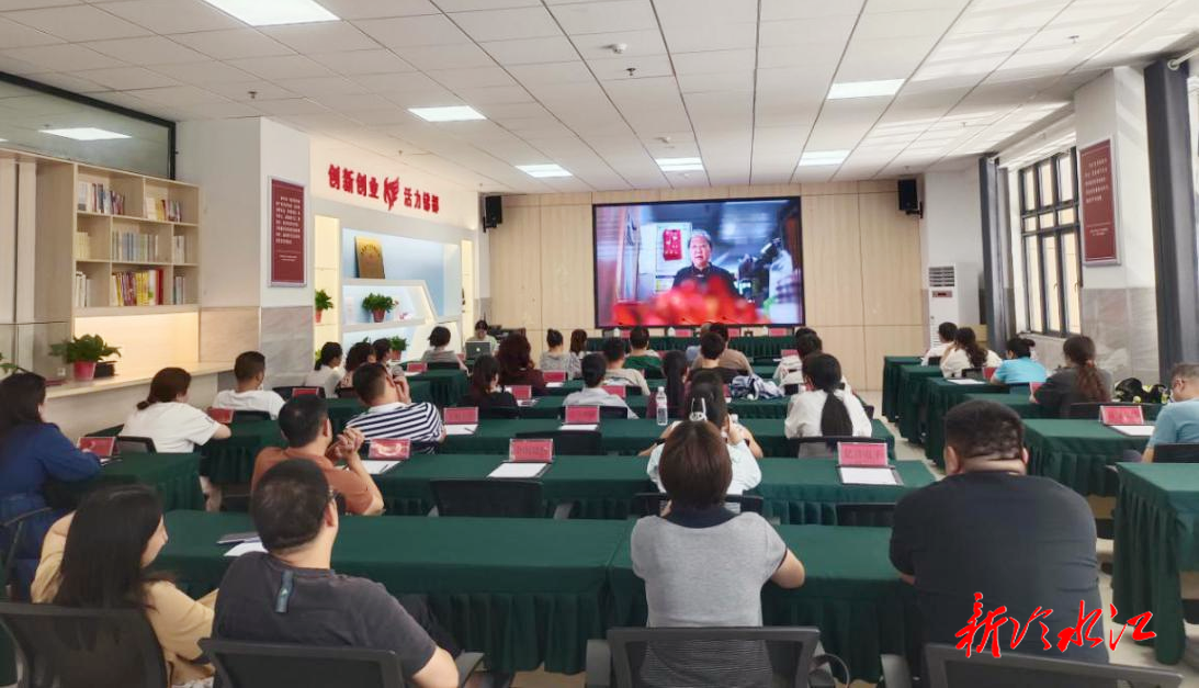 弘揚誠信精神  夯實發(fā)展之基 | 冷水江市科工信局開展防范非法金融宣傳活動