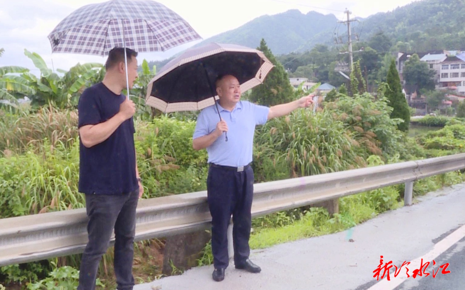 政協(xié)之窗  陽衛(wèi)龍參加三尖鎮(zhèn)生態(tài)環(huán)境專項民主監(jiān)督活動
