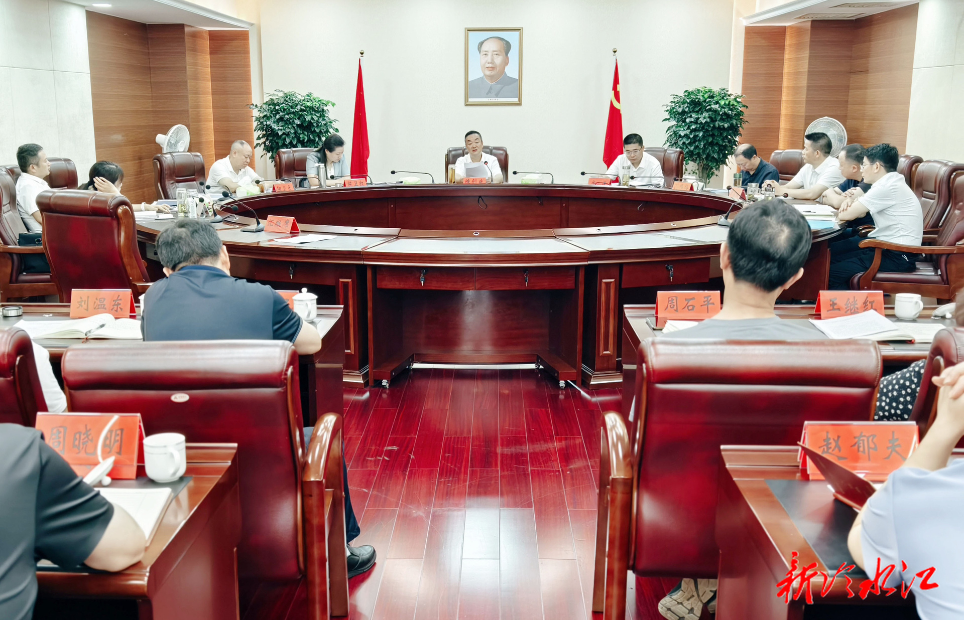市委理論學習中心組舉行2025年第七次集體學習