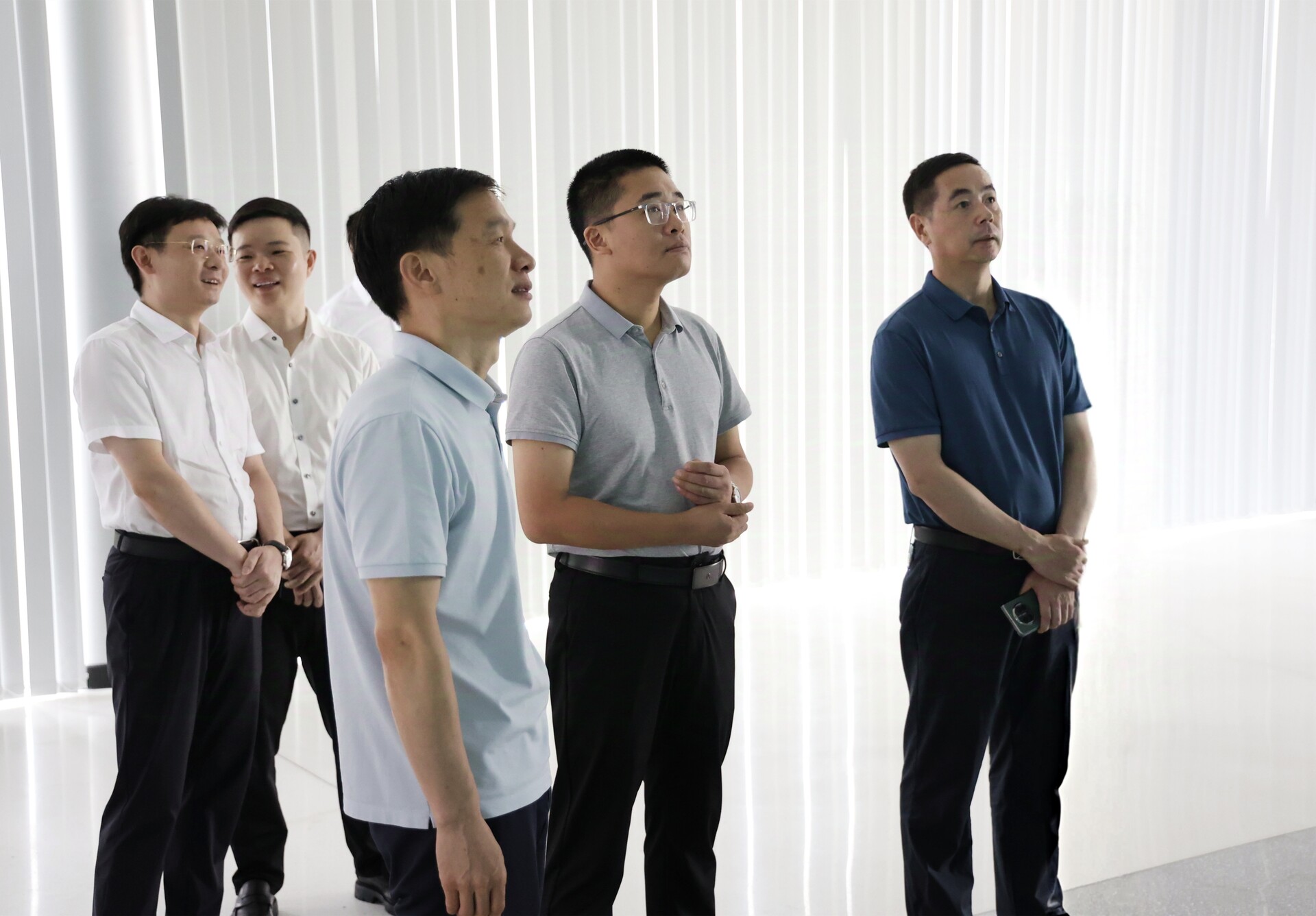 唐正率隊(duì)赴婁底經(jīng)開區(qū)考察學(xué)習(xí)
