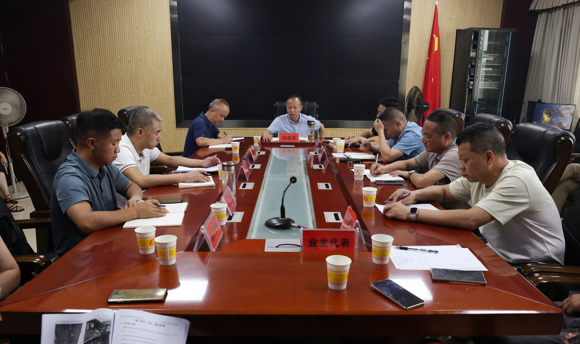 市領導調研城市危舊房整治工作