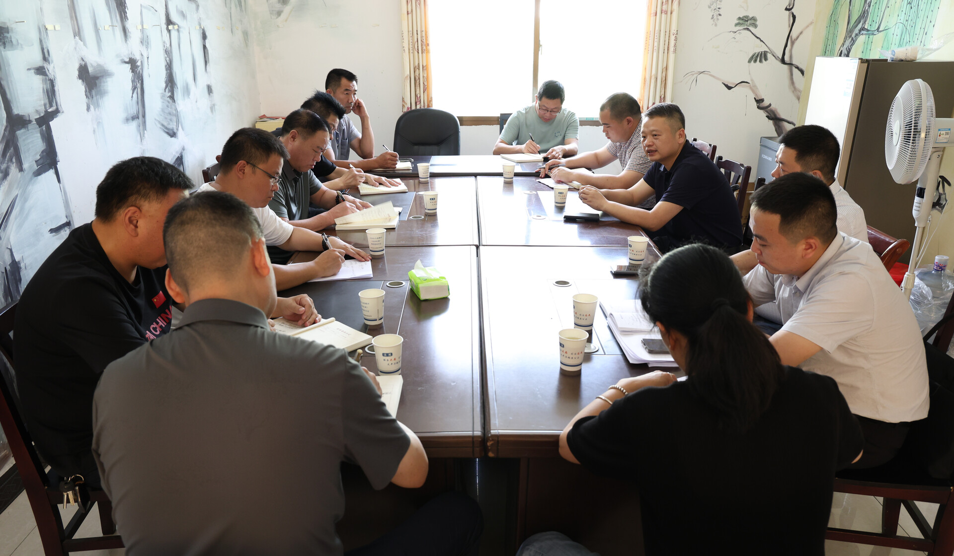 肖志豪調(diào)研軟弱渙散村整頓提升工作
