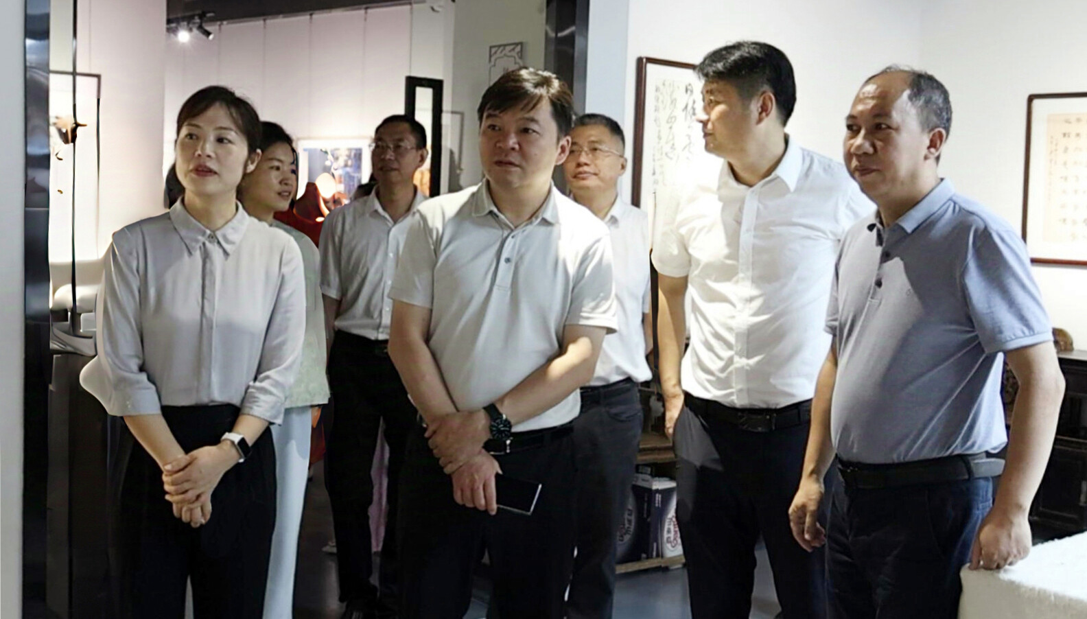 婁底市“富美鄉(xiāng)村”美術(shù)作品巡展在冷水江舉行