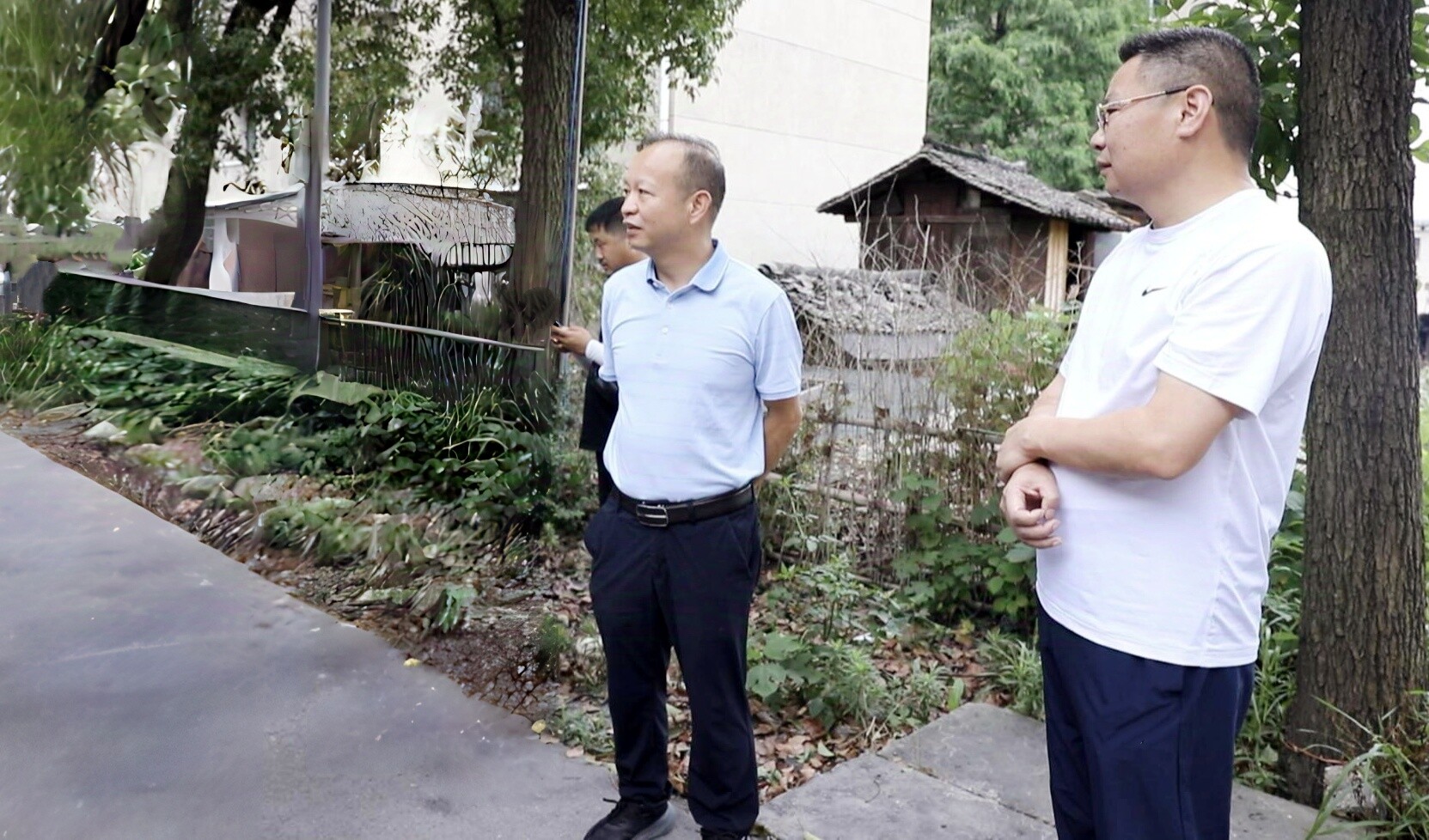 市領導調(diào)研老舊小區(qū)改造工作