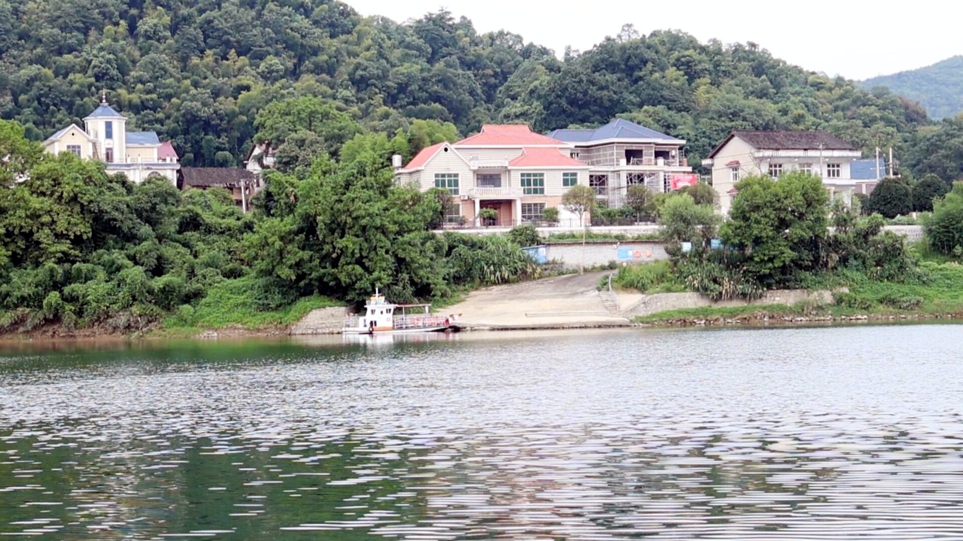我為群眾辦實事——“雙亮雙比雙爭”先鋒聚力行動④冷水江市交通運輸局：渡船“煥新”啟航 守護群眾出行安全