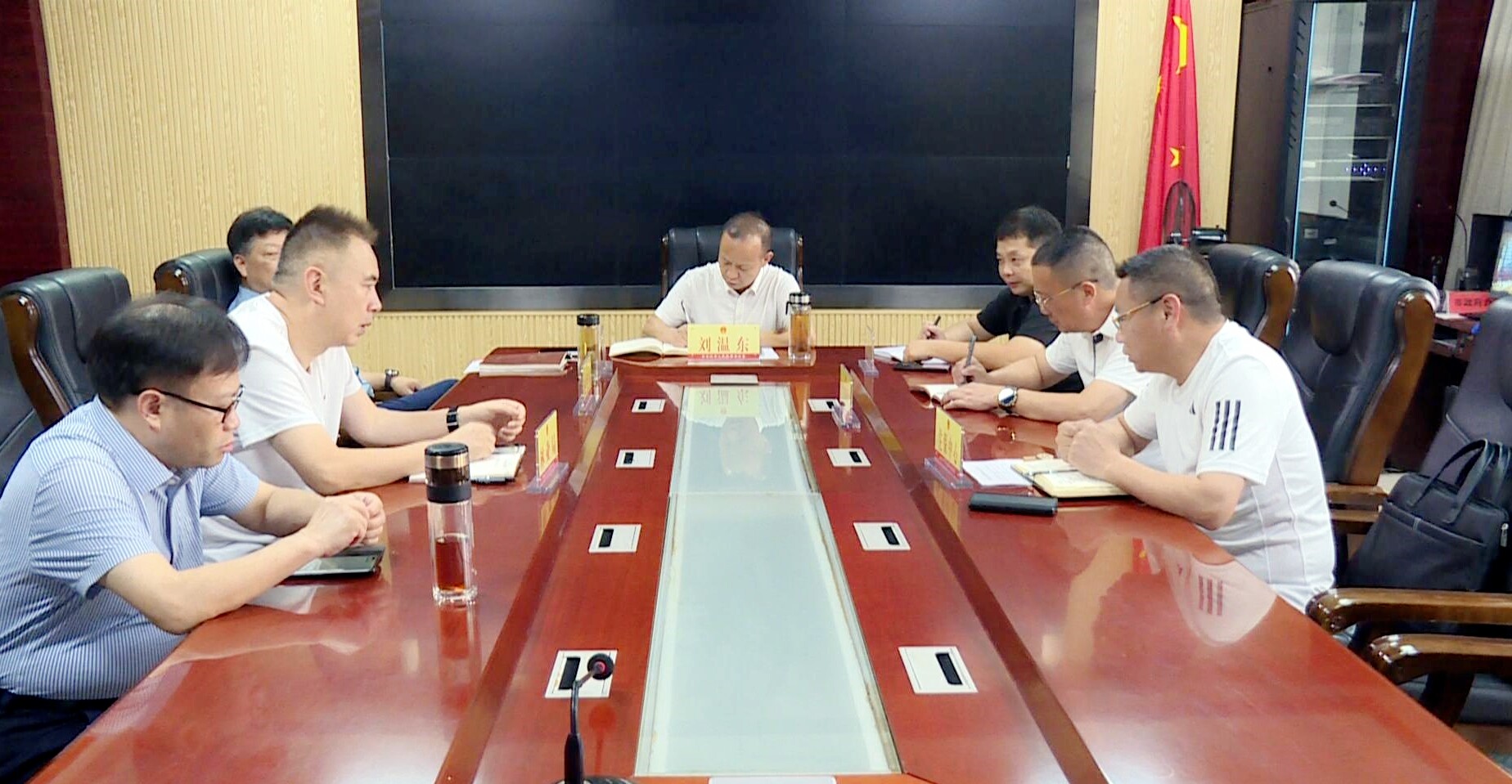 冷水江市領(lǐng)導(dǎo)召集城建系統(tǒng)開展集中談心談話