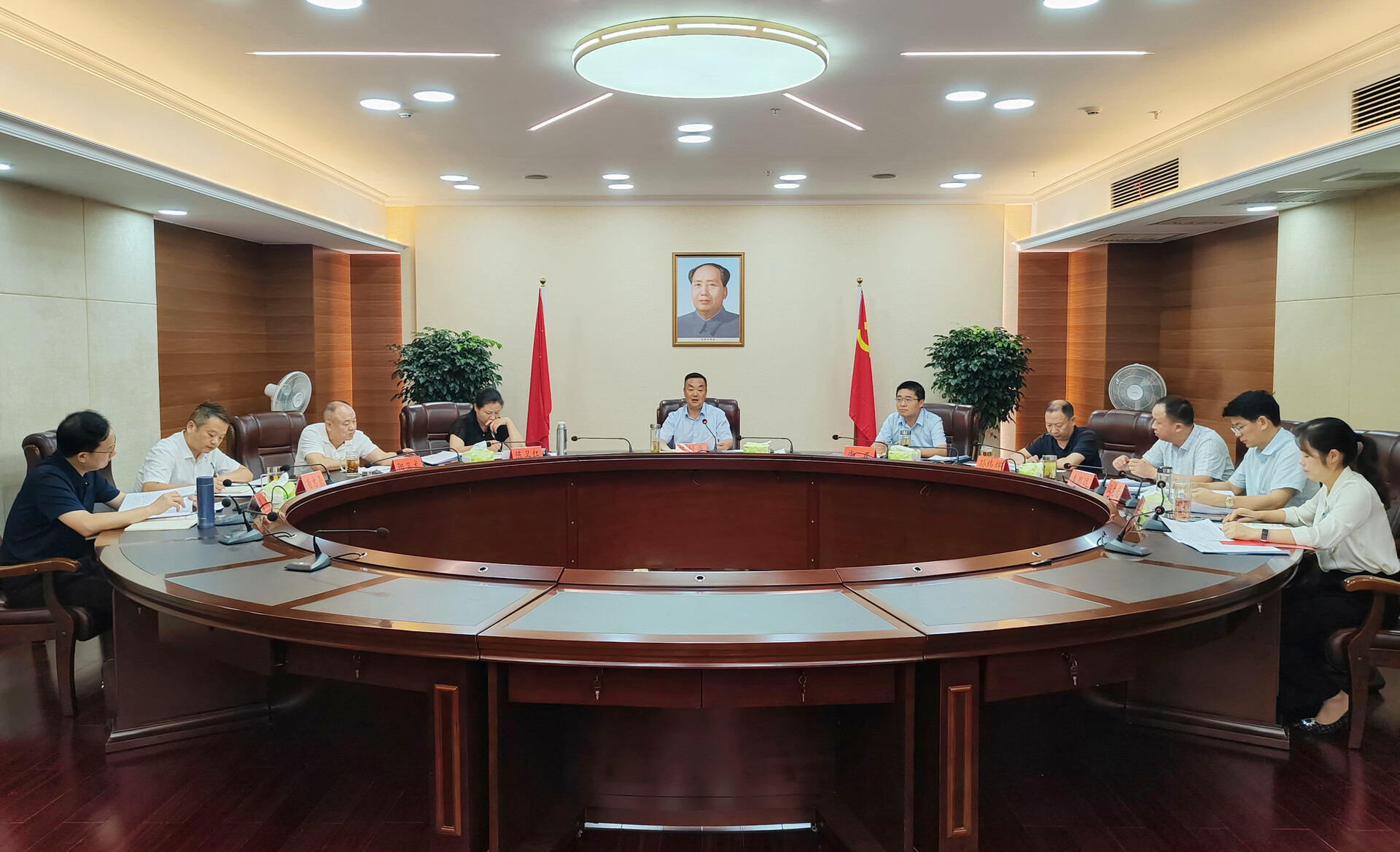 陳創(chuàng)業(yè)主持召開市委常委會會議