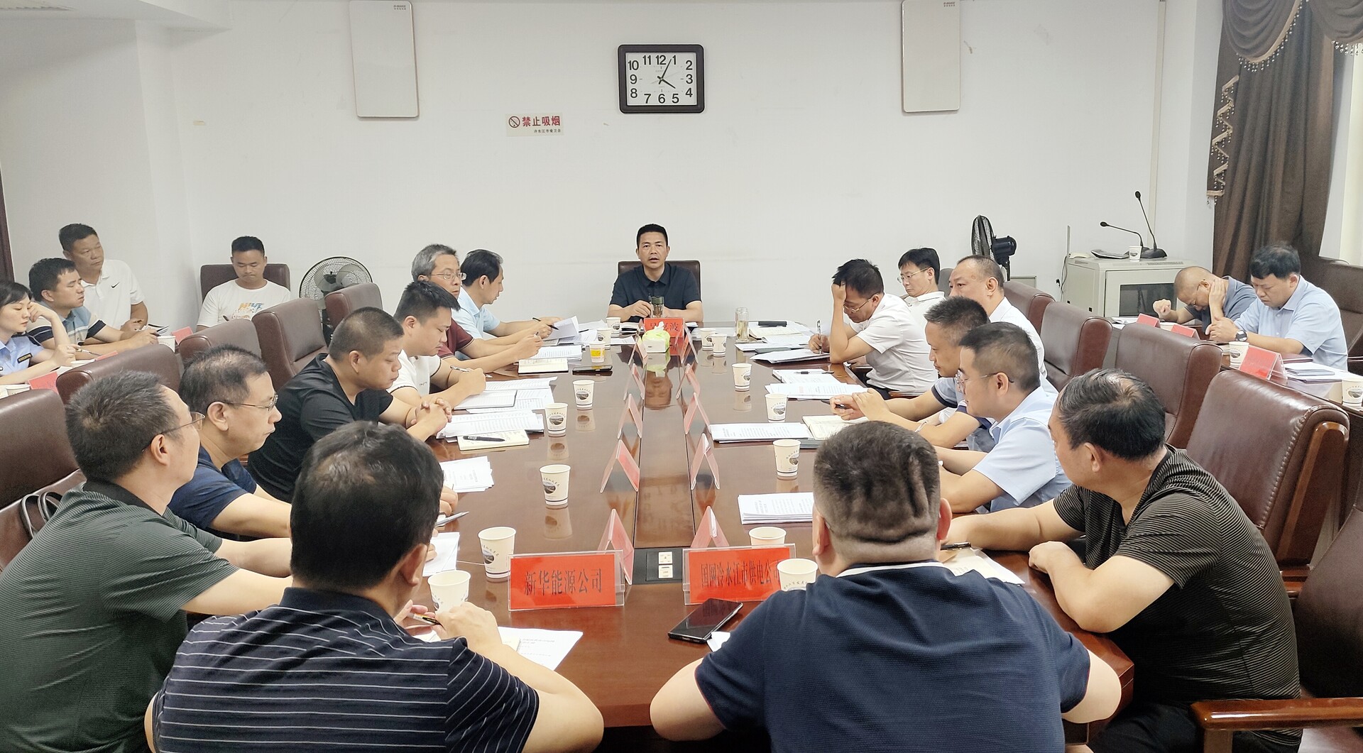 冷水江市部署2025年迎峰度夏電力保供暨重點電網(wǎng)項目建設(shè)工作
