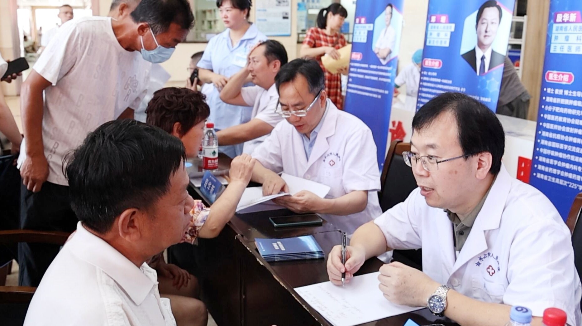 市人民醫(yī)院開(kāi)展防癌義診活動(dòng)