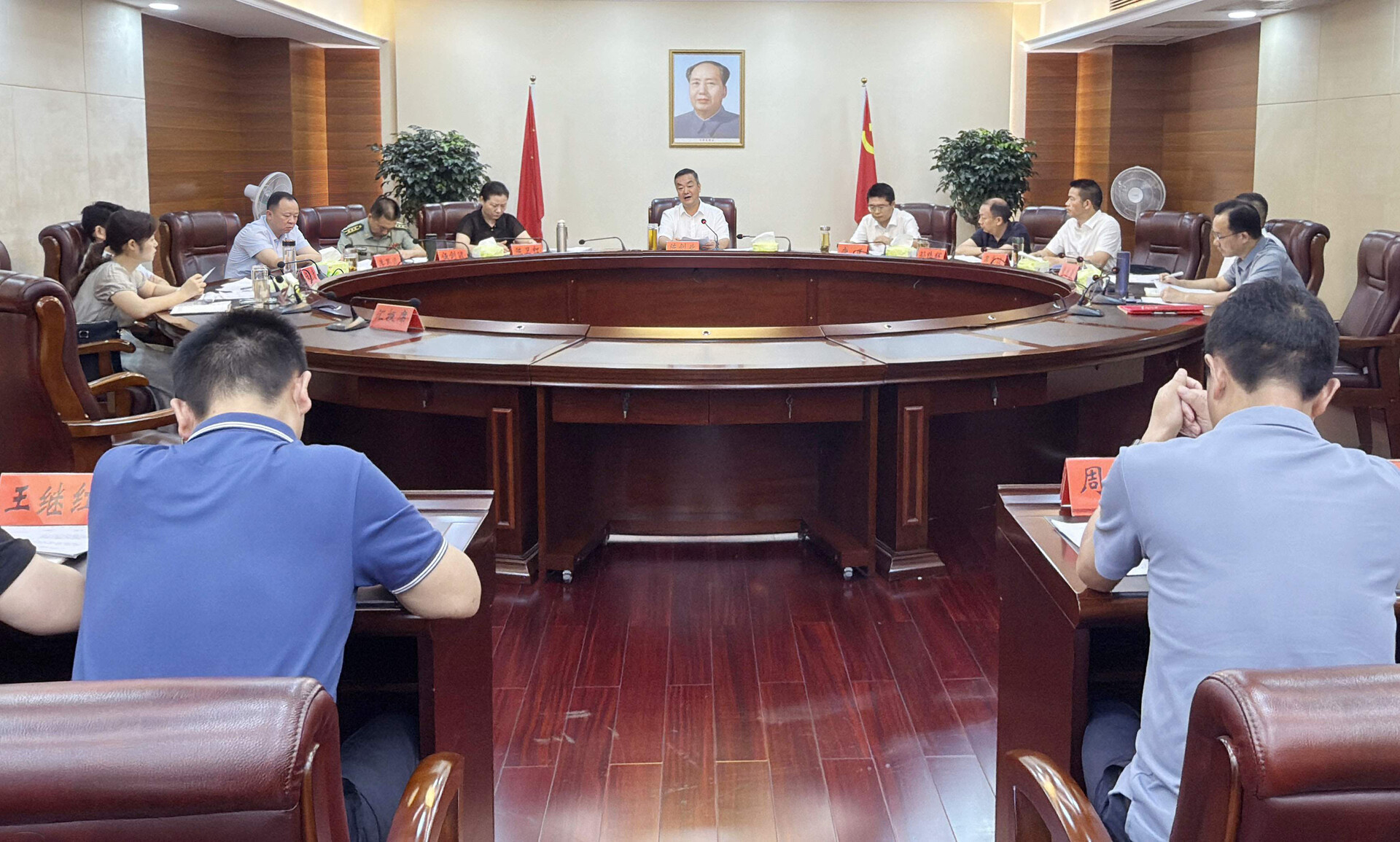 陳創(chuàng)業(yè)主持召開(kāi)市委常委會(huì)會(huì)議