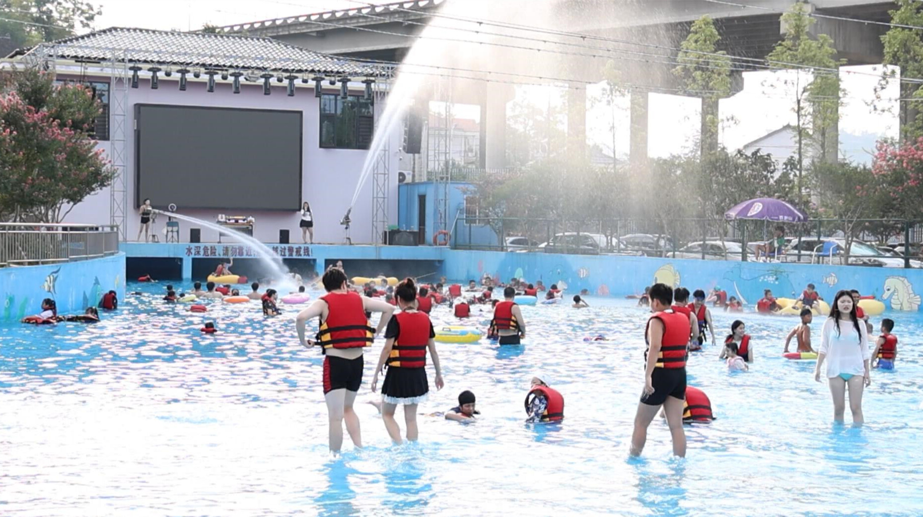 夏日經濟 | 榮誠夢幻水世界：清涼一“夏”的多功能樂園