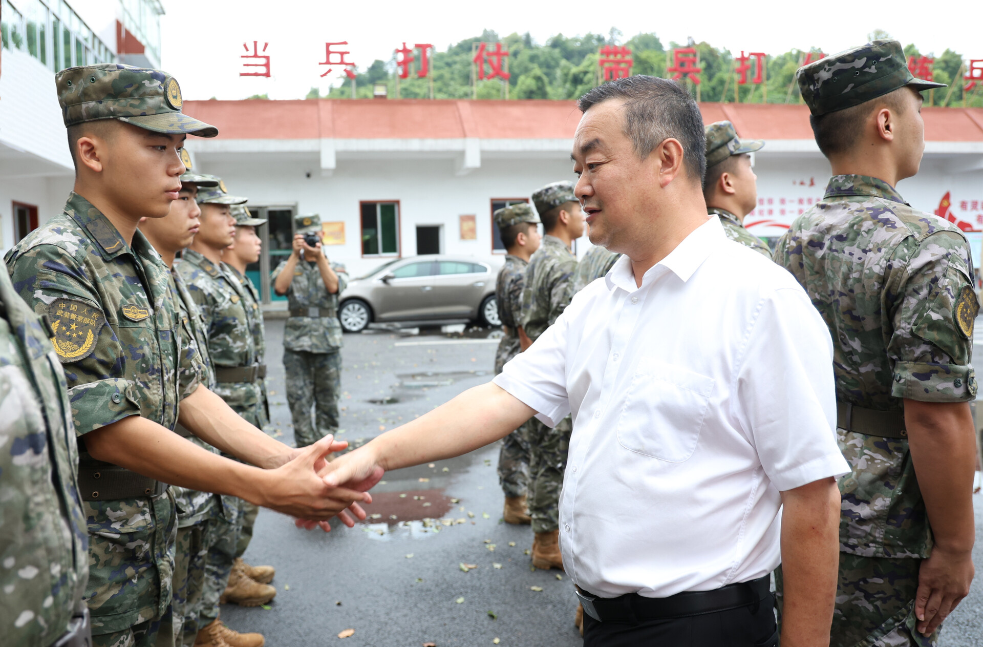 慶“八一” | 陳創業走訪慰問駐軍單位和消防救援大隊